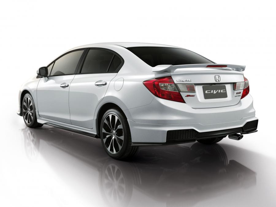  Honda Civic Sedan Sport 2013 года  (TH) (фото 1 из 5)